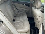 Mercedes E 200-11