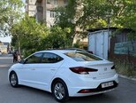 Hyundai Elantra-6