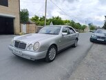 Mercedes E 200-2
