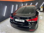 Hyundai Elantra-12