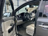 Kia Carnival-12