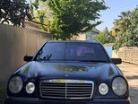 Mercedes E 280-1