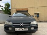 Opel Omega-1