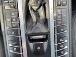 Porsche Macan-12