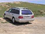 Mercedes E 240-2