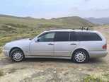 Mercedes E 240-4