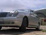 Mercedes E 240-11