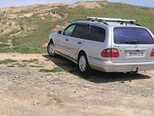 Mercedes E 240-13