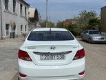 Hyundai Accent-2