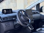 Hyundai Staria-12