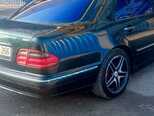 Mercedes E 240-4