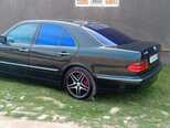 Mercedes E 240-5