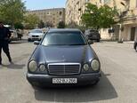 Mercedes E 220-1