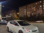 Hyundai Elantra-1