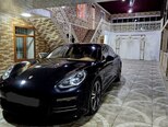 Porsche Panamera 4S-1
