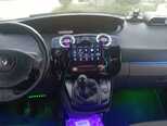 Renault Scenic-12
