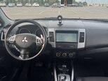 Mitsubishi Outlander-2