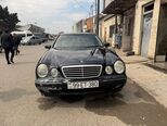 Mercedes E 220-1