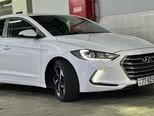 Hyundai Elantra-16