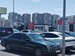 Mercedes E 240-2