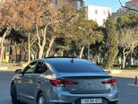 Hyundai Elantra-3