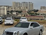 Mercedes E 220-4
