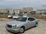 Mercedes E 220-2