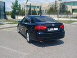 Volkswagen Jetta-11