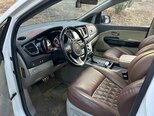 Kia Carnival-13