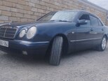 Mercedes E 240-4