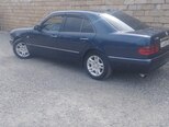 Mercedes E 240-2