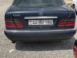 Mercedes E 240-11