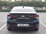 Hyundai Elantra-12