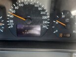 Mercedes E 220-11