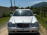 Mercedes E 240-1