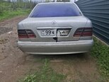 Mercedes E 270-10