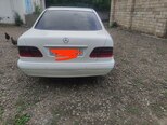 Mercedes E 240-2