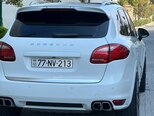 Porsche Cayenne-12