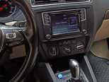 Volkswagen Jetta-9
