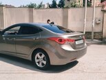 Hyundai Elantra-4