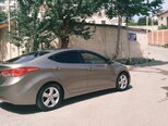 Hyundai Elantra-7