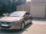 Hyundai Elantra-13