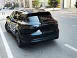 Porsche Cayenne-5