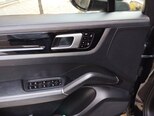Porsche Cayenne-11