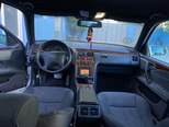 Mercedes E 240-4