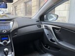 Hyundai Elantra-8