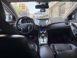 Hyundai Elantra-9