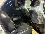 Ford Explorer-17