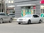 Mercedes E 220-10