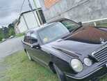 Mercedes E 270-3